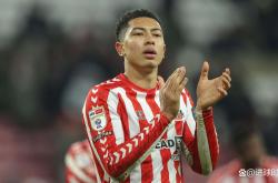 开云体育在线-关于沃特福德中场策划多粒进球，助球队逆袭的信息