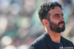 开云体育入口-曼联发挥不尽人意，球迷担忧球队走势