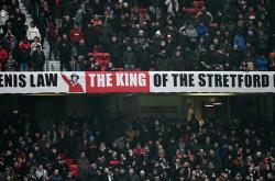 开云体育平台APP-罗马打破不败记录，客场惨遭曼联反击