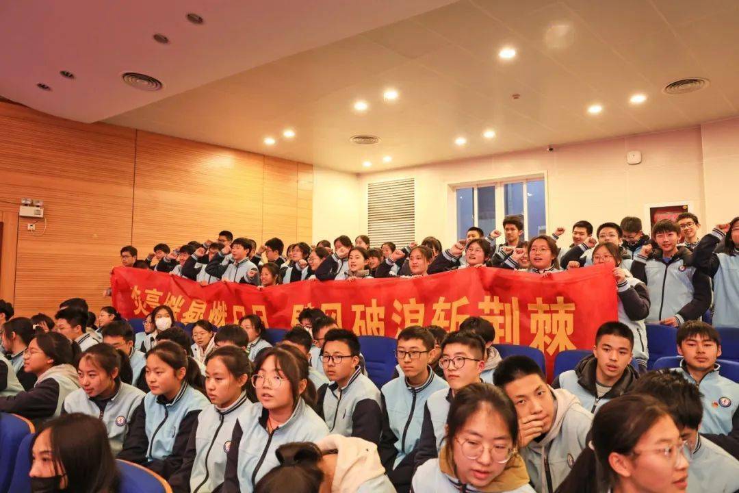 瑞典国家队备战决胜战役，全队备战迎接挑战的简单介绍