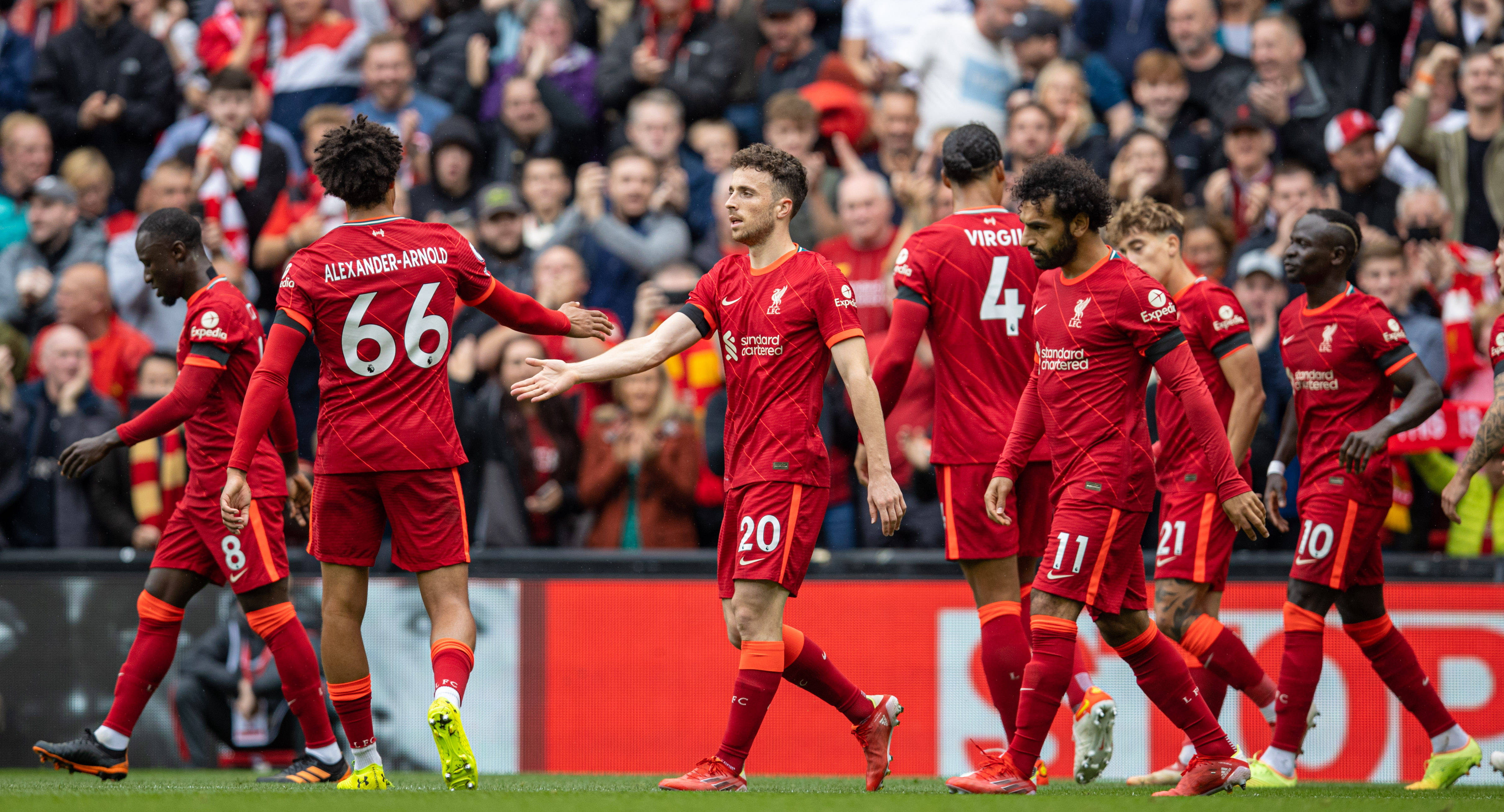 巴黎圣日耳曼防线脆弱，主帅需加强布阵