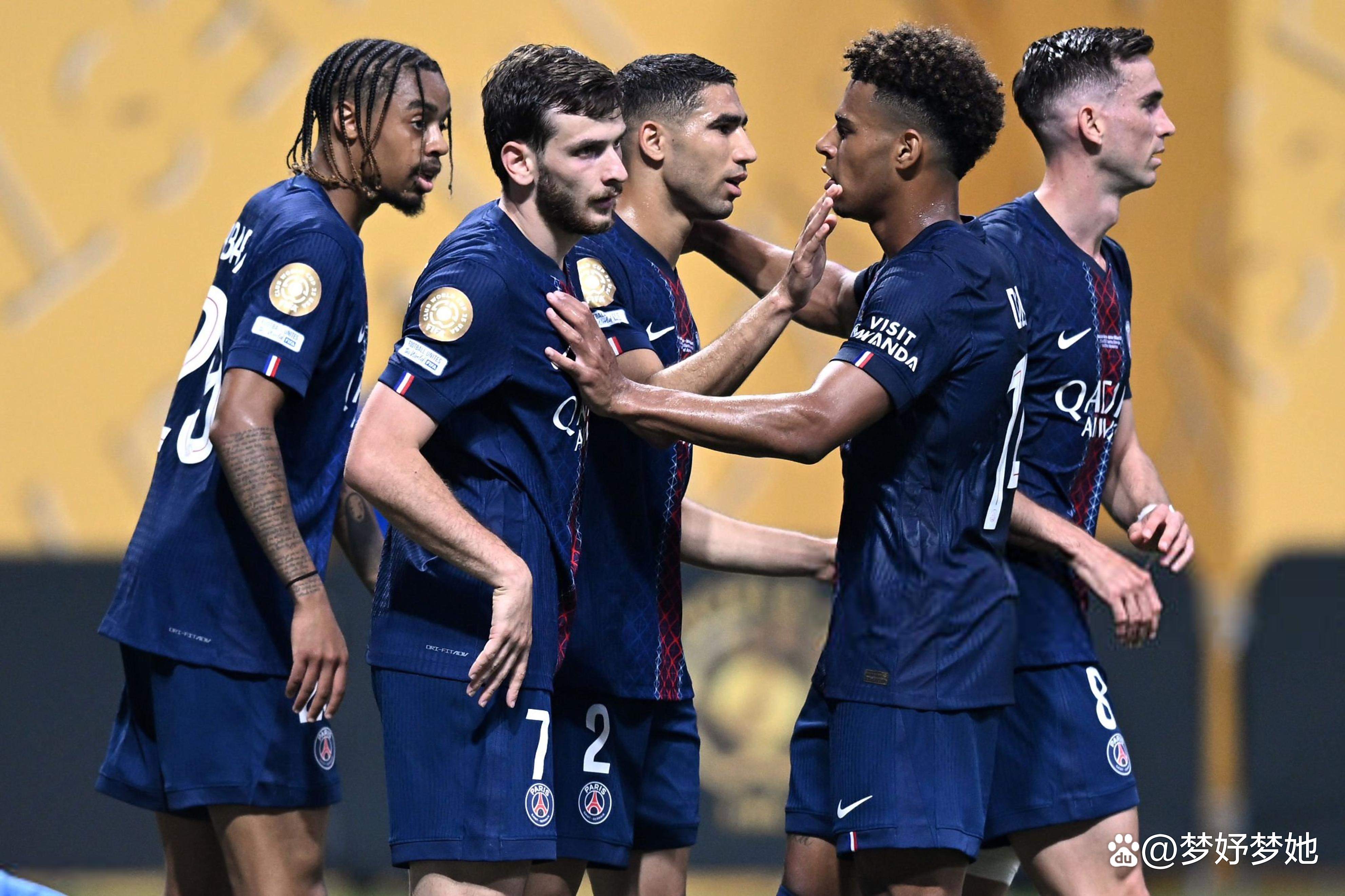 顶尖球队在比赛中击败对手，震惊全球足坛