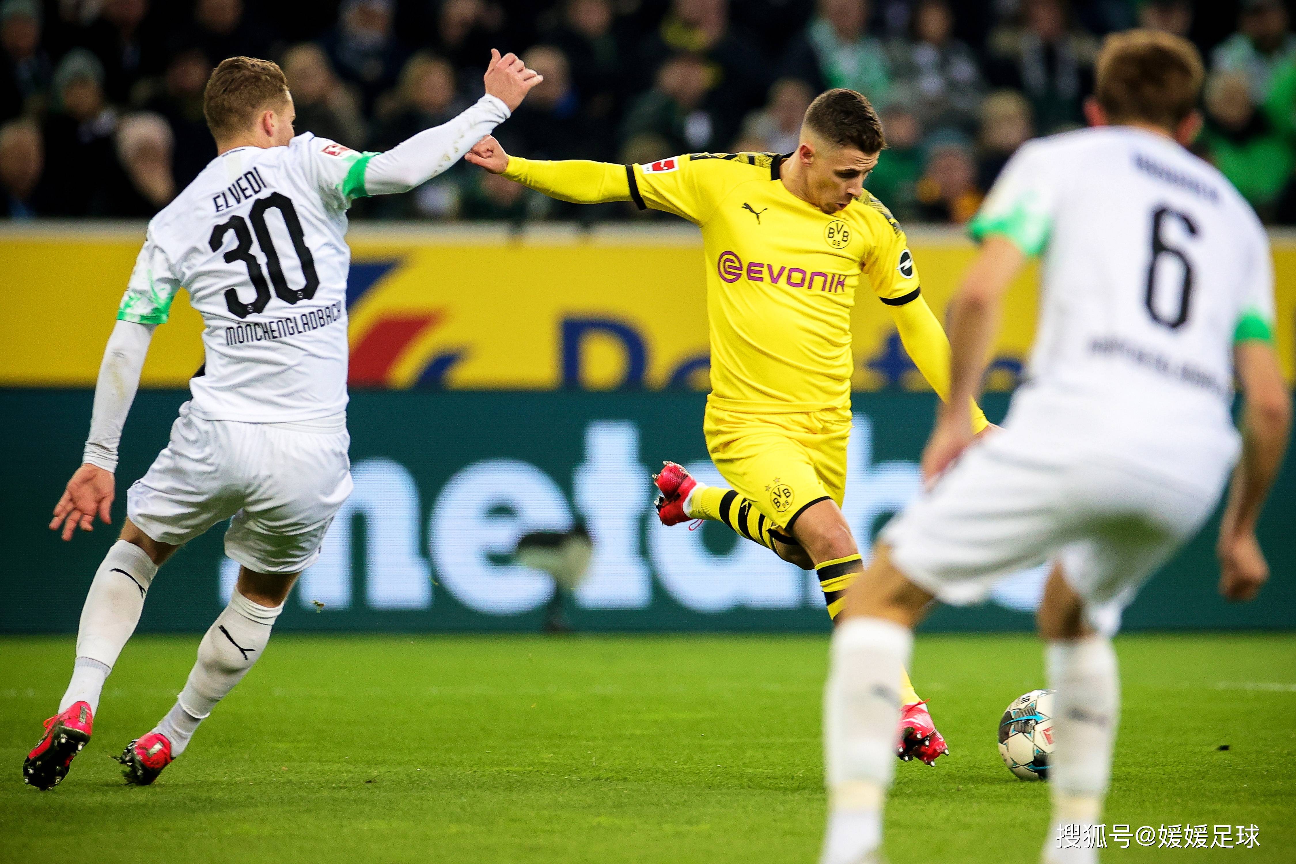 多特蒙德客场遭逢挑战，未能守住领先