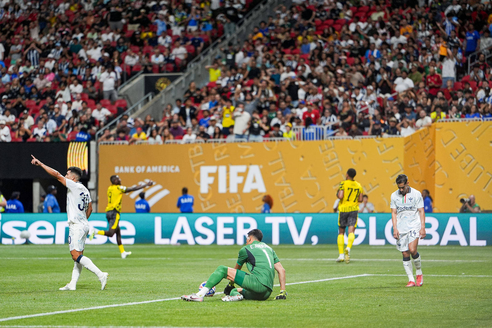 多特蒙德客场遭逢挑战，未能守住领先