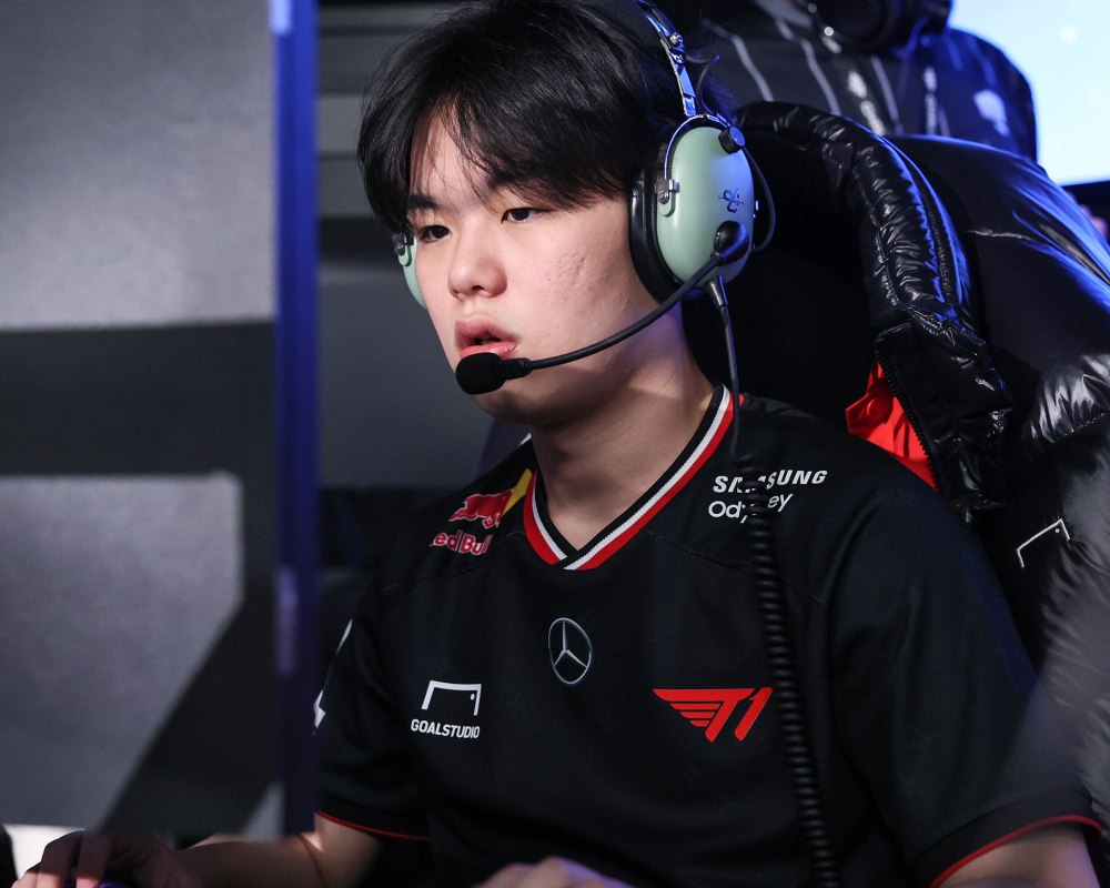 DK轻取EDG，Deft操刀奇招英雄翻盘八强赛2:0（北京）