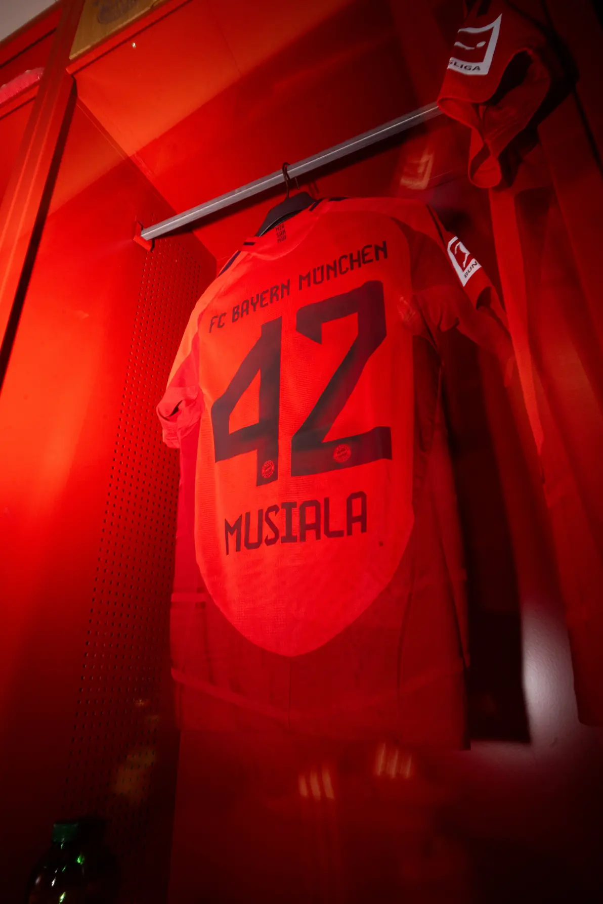 包含莱比锡逆转惊艳，期待淘汰赛惊喜的词条