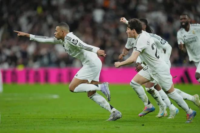 西班牙碾压阿森纳，姆巴佩扛起全队