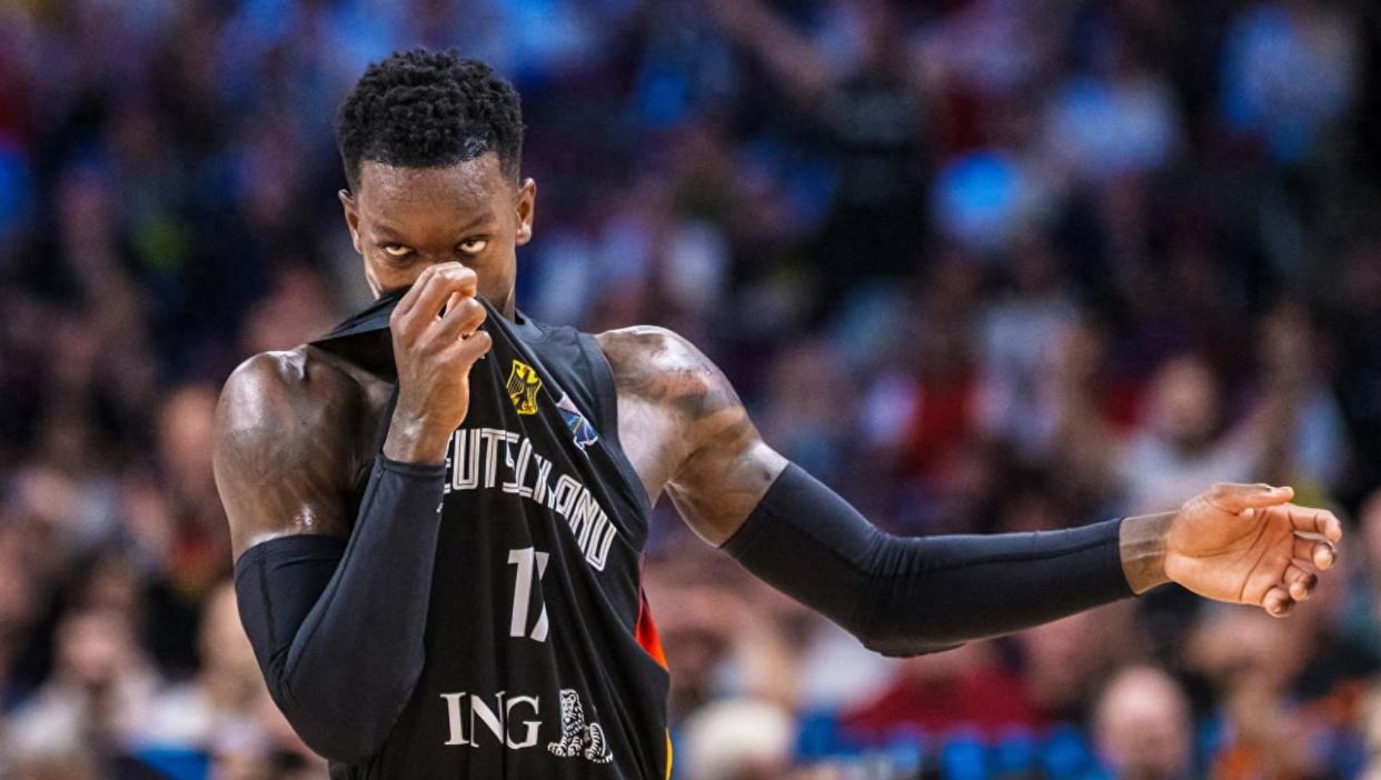 上海队翻盘灰熊，范弗利特刷新纪录