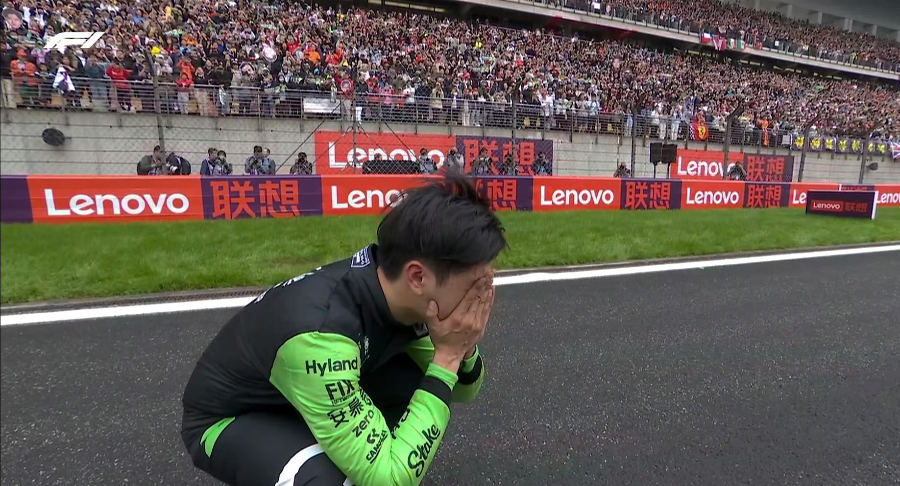 红牛车队险胜索伯车队，勒克莱尔惊艳四座